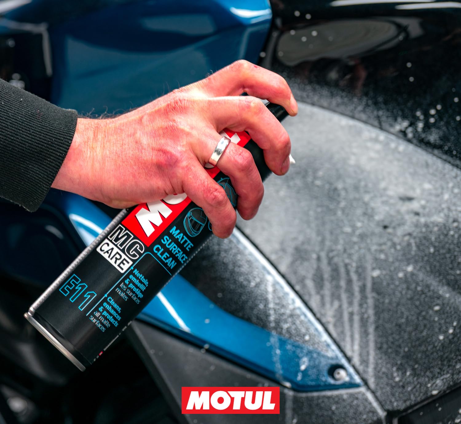 motul-mc-care-e11-matte-surface-clean-nettoyant-surfaces-mates-moto-400-ml image 5