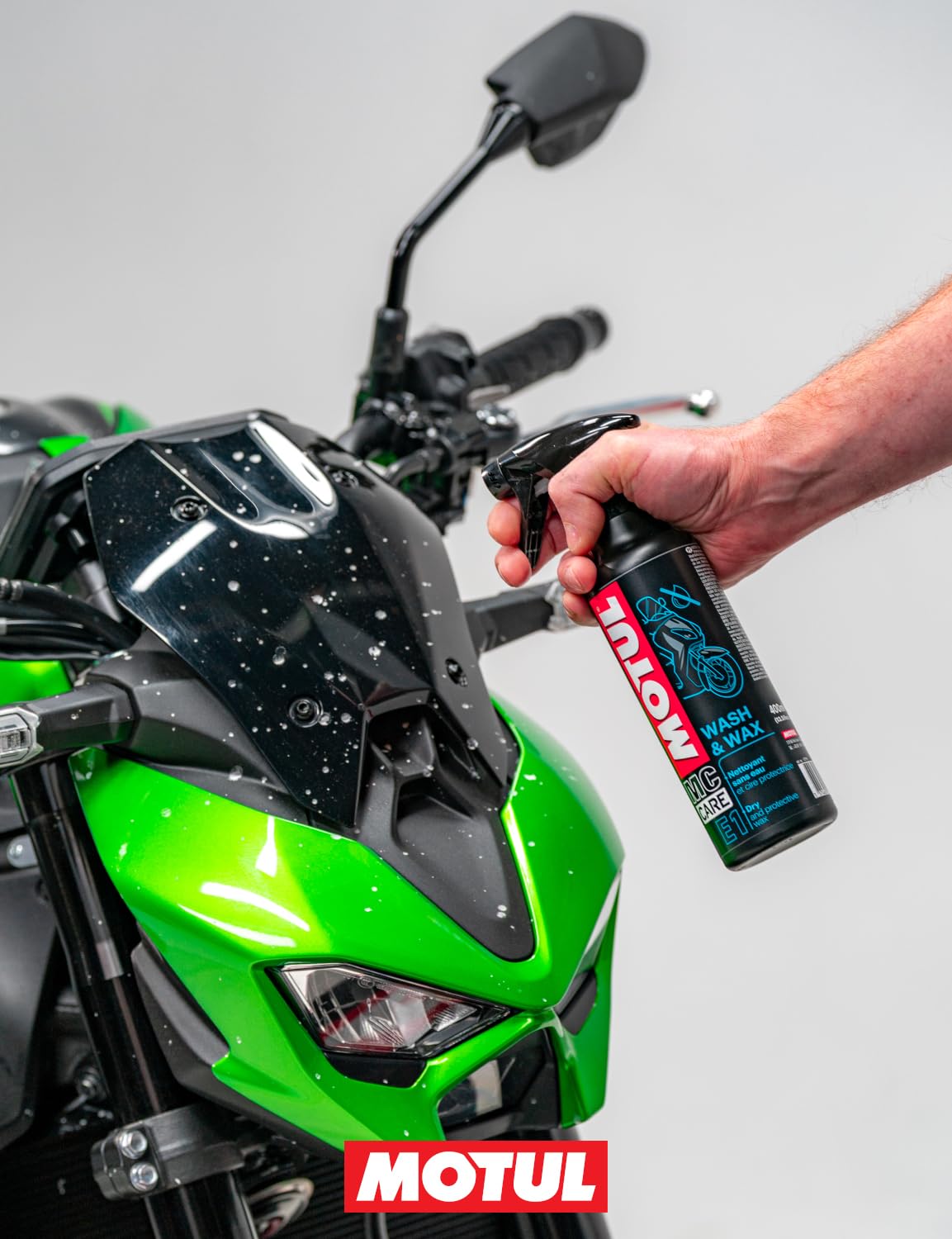 motul-mc-care-e1-wash-wax-nettoyant-moto-sans-eau-400-ml image 5