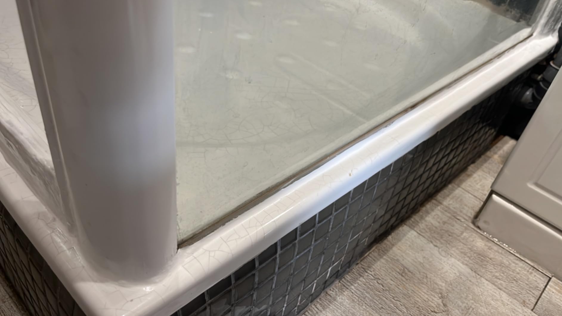 Joint nickel autour baignoire