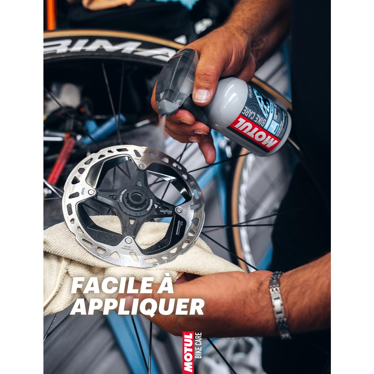 motul-bike-care-brake-clean-road-spray-300-ml image 5