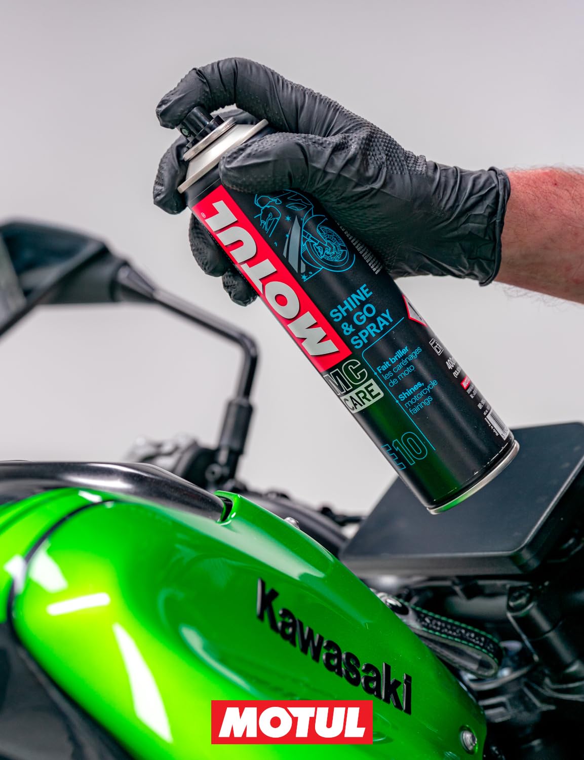 motul-mc-care-e10-shine-go-spray-raviveur-lustreur-plastiques-moto-400-ml image 5