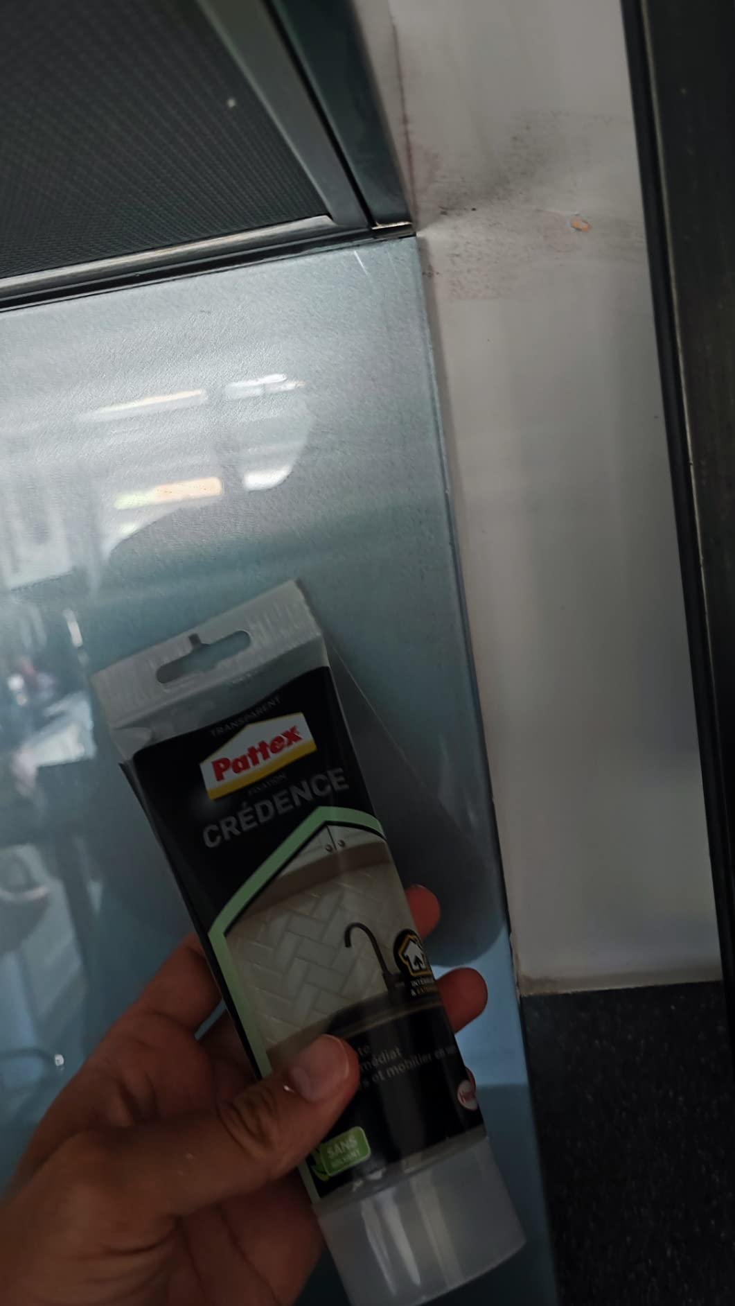 Enfin une colle propre pour la cuisine